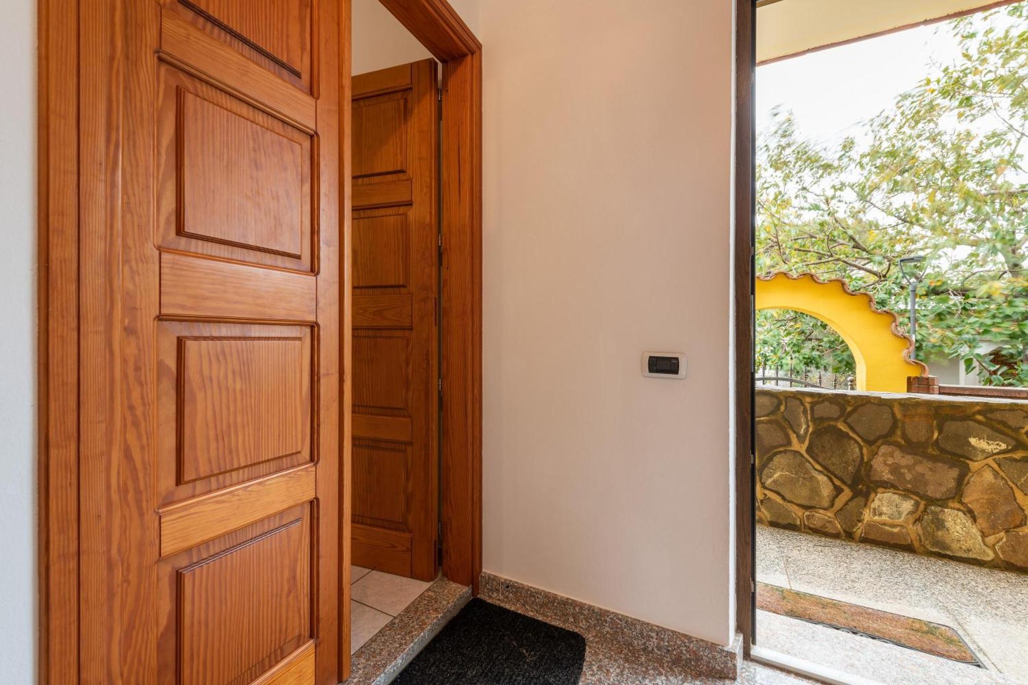 Casa Colonia 1 Apartment Sant'Anna Arresi Exterior photo